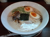 「豚骨ラーメン（醤油）」@哲麺 縁 沖縄浦添店の写真