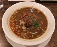 「黒胡麻担担麺（３辛） \900」@四川担担麺 阿吽 浅草店の写真