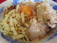 「まぜそば780円アブラ以外全増しで豚」@ジャンプの写真