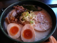 「特製とんこつらーめん　白　（大盛り）」@本節鰹だしらぁめん めん組 松本店の写真