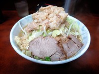 「小ラーメン ニンニクアブラ」@ラーメン二郎 めじろ台法政大学前店の写真