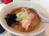 「【数量・期間限定】煮干しそば（大盛り） 850円＋100円」@ラーメン星印の写真