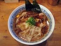 「香油雲呑中華そば830円」@つばめ 中目黒の写真