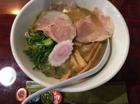 「背脂煮干し中華そば」@麺鶏 宮崎郷土料理どぎゃん 立売堀店の写真