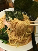 「醤油ラーメン（大盛）＆半麺」@横浜らぁめん 桜花  西口本店の写真