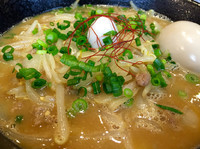「☆豚骨味噌 刻みタマネギ、味玉トッピング☆」@麺童 虎徹の写真