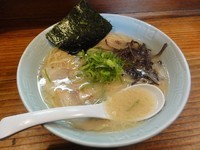 「ラーメン　600円　硬め」@博多濃麻呂 二子玉川店の写真