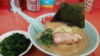 「醤油ラーメン\620+ほうれん草\110」@ラーメン山岡家 いわき店の写真