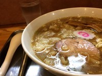 「ワンタン中華麺（小）麺カタメ」@飛田給 大勝軒の写真