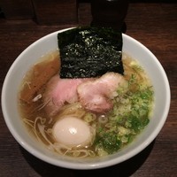 「白醤油ラーメン 味玉サービス」@自家製麺 コトホギの写真