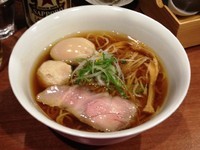 「らぁめん　鶏ｘ醤油 750円 + 味玉 100円」@想〜SOU〜の写真