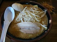 「【限定】信州味噌ラーメン　：太麺　（中）　＋味玉：クーポン券」@らあめん 寸八 総本店の写真