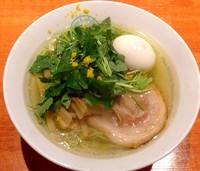 「しお（並）ゆずみつばグリーン麺 800円 塩煮玉子100円」@麺屋 六感堂 Rock'anDoの写真