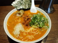 「坦々めん中盛り1040円＋クーポンで海苔10枚」@中華そば うめやの写真