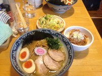 「特性中華そば」@麺彩房 中野本店の写真