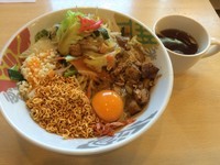 「まぜそば」@つけめん 彩香 若葉店の写真