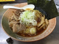 「スゴイ奴！！（北奇貝とカマス煮干しの悪い奴）＋青唐辛子」@覆麺 智の写真