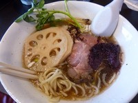 「羊とレンコンのラーメン林檎風味（850円）」@らーめん・つけめん 八角の写真