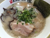 「らーめん＋替え玉」@博多長浜らーめん 道の写真