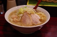 「ラー(ニンニク・アブラ)700円」@ゴリラーメンの写真