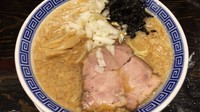 「中華そば アブラ多め 730円」@背脂煮干中華そば 心やの写真