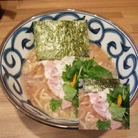 「燕三条系背脂煮干し中華そば」@武蔵野手打ちらぁ麺 笑の夜の写真