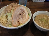 「爆つけ麺（中）ヤサイニンニク900円」@爆麺亭 所沢店の写真