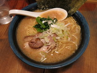 「ラーメン（麺固め）：700円」@豚骨醤油らーめん 福気の写真