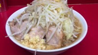 「ラーメン（７００円）野菜・ニンニク」@ラーメン二郎 西台駅前店の写真