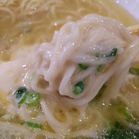 「フロマージュ980円＋名古屋コーチン味玉150円」@黄金の塩らぁ麺 due Italian 市ヶ谷店の写真