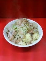 「ラーメン(カタメ、ヤサイニンニクマシマシ、アブラ)」@ラーメン二郎 松戸駅前店の写真