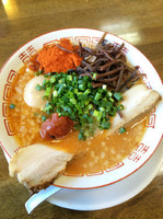 「赤鬼豚骨らーめん 辛3」@中華そば専門 めんやいただきの写真