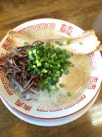 「豚骨らーめん」@中華そば専門 めんやいただきの写真