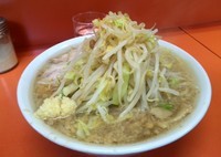 「小ラーメン700円 (麺半分、ニンニク半分・ヤサイ・カラメ)」@ラーメン二郎 神田神保町店の写真