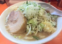 「ラーメン豚入り（麺少なめ・にんにく・ねぎ）」@ちばからの写真