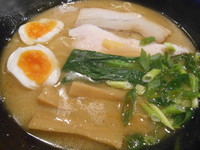 「鶏と煮干しがちそば」@鶏節白湯らーめん つけめん ガチヤの写真