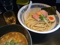 「生絞りゆずつけ麺(中盛同額)850円＋今宵の酒(テキーラ)」@麺処 夏海の写真