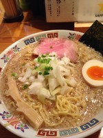 「背脂煮干そば 大」@らぁめん 赤星の写真