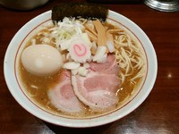 「限定　煮干しソバ+煮玉子」@煮干中華そば 鈴蘭 新宿店の写真