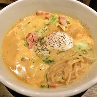 「「冬の限定」　ホワイトチーズカレーラーメン(880円)」@越後秘蔵麺 無尽蔵 もりおか家の写真