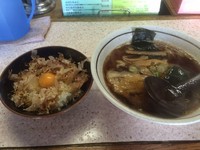 「（ランチメニュー）醤油らぁめん＋ミニ丼＠500円」@葱馬鹿らぁめん 膳の写真