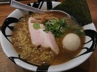 「かつおダシのすっきり麺　（大盛：無料）＋味玉：サービス券」@凌駕IDEAの写真