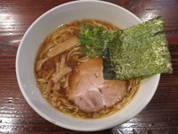 「尾道らーめん：690円」@尾道らーめん 柿岡や 浜松町店の写真