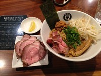 「【限定】燻製油まぜそば＋チャーシュー、750円＋250円」@RAMEN GOTTSUの写真