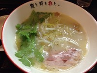 「白鶏塩らーめん　￥７８０」@麺屋 彩々 昭和町本店の写真