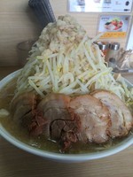 「醤油ラーメン大麺マシ＋豚マシ」@ラーメンいつきの写真