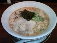 「豚骨煮干ラーメン」@哲麺 縁 沖縄浦添店の写真