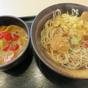 カレー丼（かけそば付）350円　～11時まで