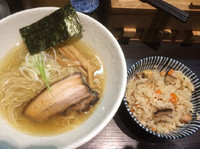 「塩ラーメン小、炊き込み御飯セット790円」@中華蕎麦きみのの写真