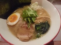 「醤油豚骨ラーメン」@GROWの写真